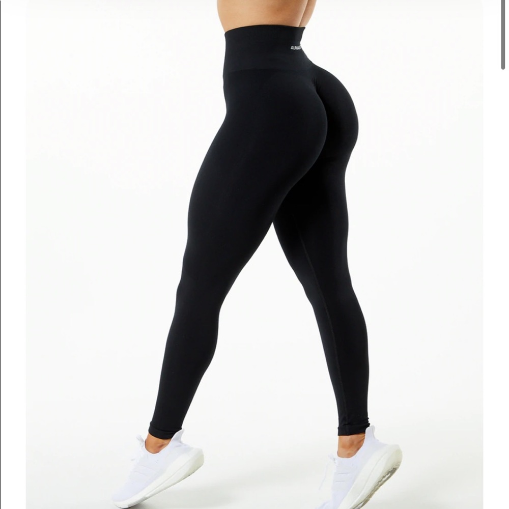 Alphalete black leggings. Size med